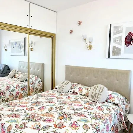 With A Sea View 丰希罗拉