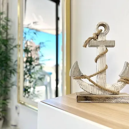 With A Sea View 丰希罗拉