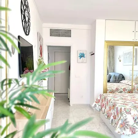 With A Sea View 丰希罗拉