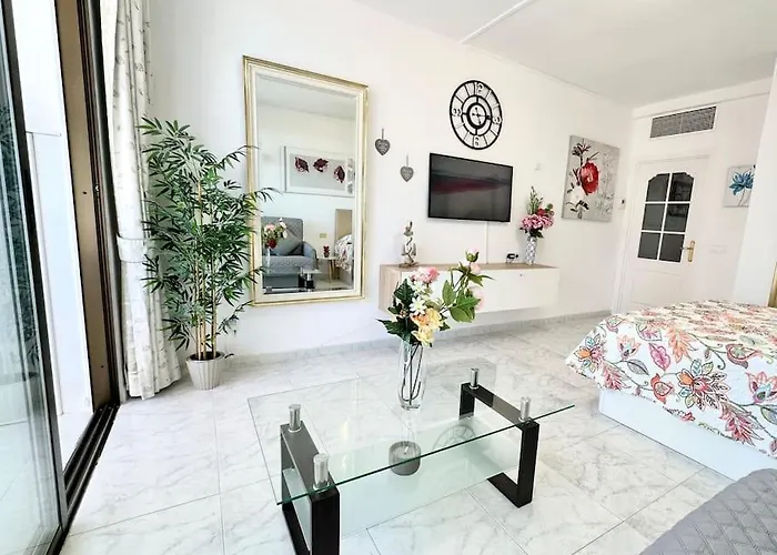 With A Sea View フエンヒロラ