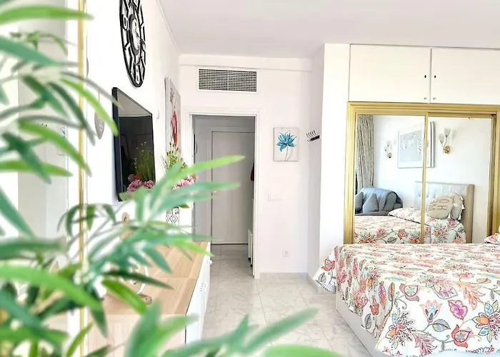 With A Sea View フエンヒロラ