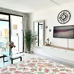 With A Sea View Daire *